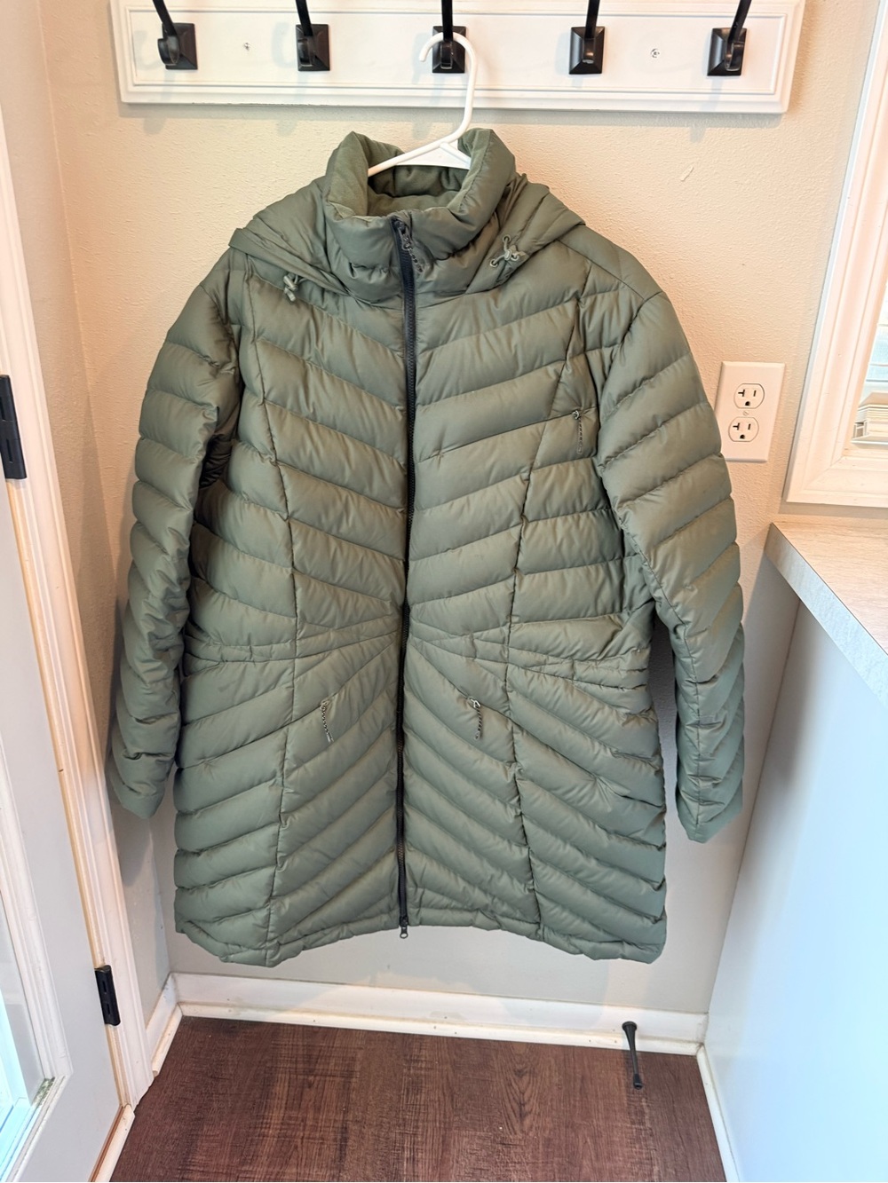 Duluth Trading Olive Green Packable Down Coat -Women’s Jackets & Coats